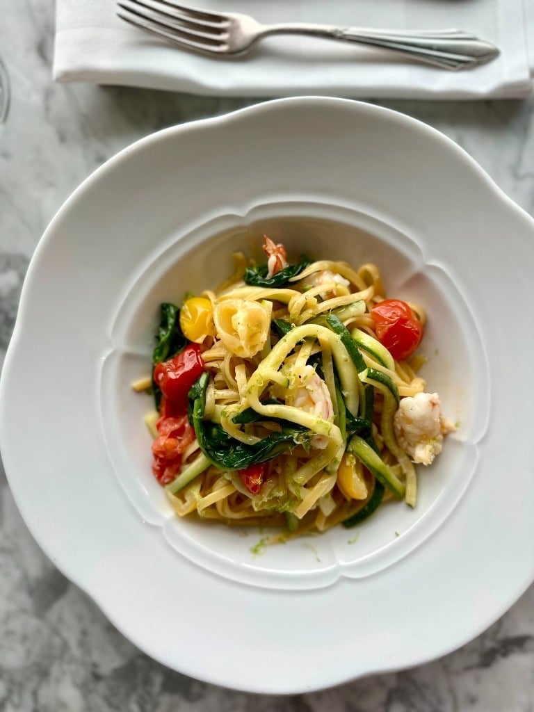 Tagliolini mit Riesengarnelen und Zucchini